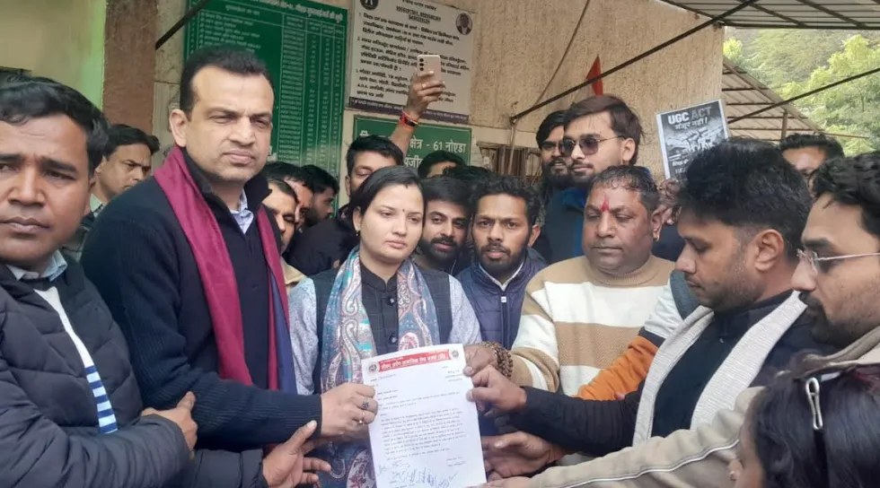 नोएडा: सवर्ण समाज ने निकाली UGC विरोध यात्रा, सिटी मजिस्ट्रेट को सौंपा ज्ञापन