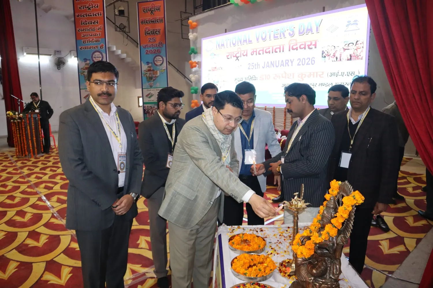 सहारनपुर में 16वां राष्ट्रीय मतदाता दिवस: बीएलओ को सम्मान, युवाओं को मतदान की शपथ दिलाई गई