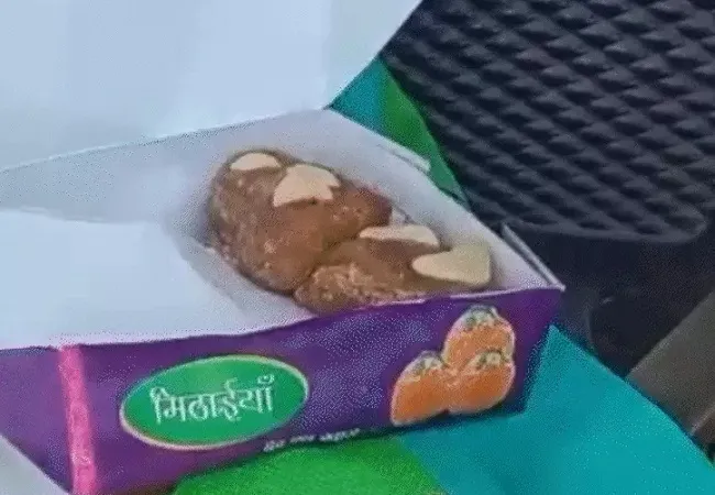 लावारिस मिठाई खाने से एक और मौत, अब तक तीन लोगों की जा चुकी है जान..क्या यह कोई सुनियोजित साजिश है..?