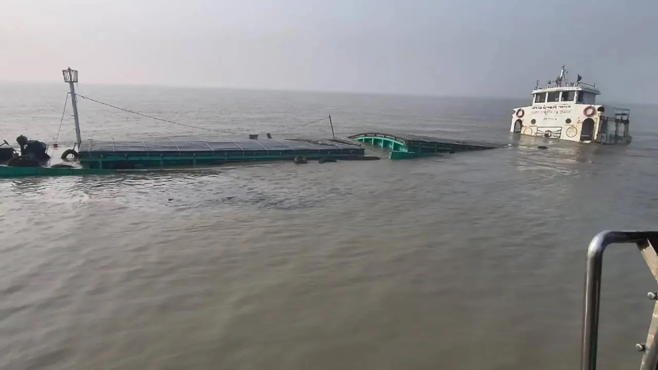 मुरिगंगा नदी में डूबा बांग्लादेशी मालवाहक जहाज, सभी 12 नाविक सुरक्षित