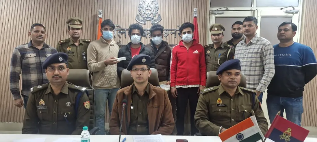 ग्रेटर नोएडा: खेत में गेंहू की फसल की रखवाली के दौरान किसान की हत्या, 4 अभियुक्त गिरफ्तार