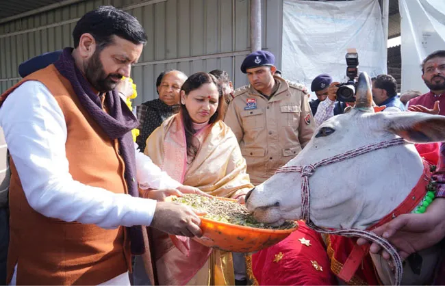 4 गौशालाओं को चारे के लिए 1 करोड़ 22 लाख रुपये का अनुदान, मुख्यमंत्री ने वितरित किए चेक