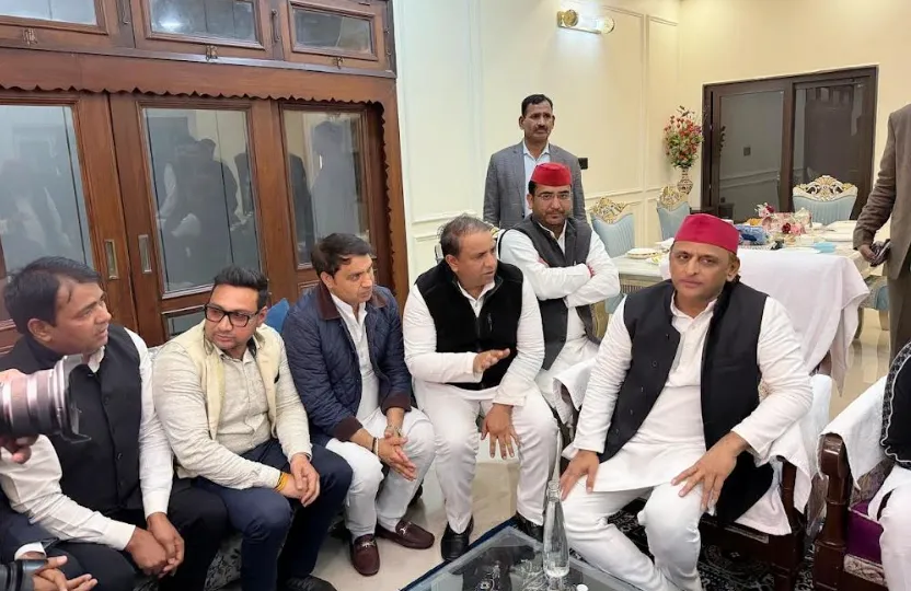 नोएडा: यूजीसी नियम विवाद—सुप्रीम कोर्ट ने रोक लगाई, अखिलेश यादव ने स्वागत किया