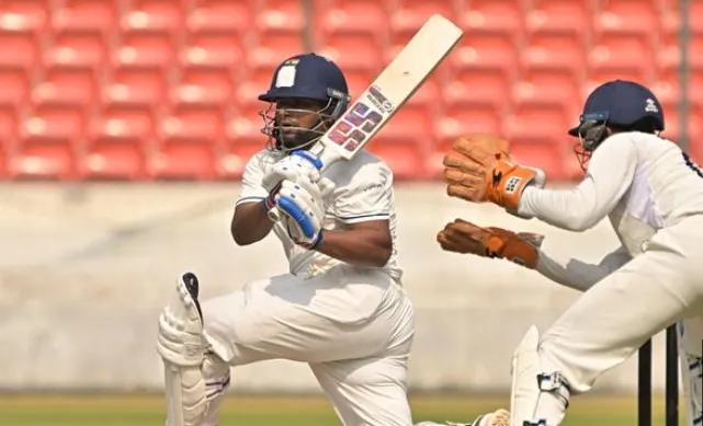 रणजी ट्रॉफी में सरफराज खान ने खेली एक और ऐतिहासिक पारी, 206 गेंदों में लगाया शानदार दोहरा शतक