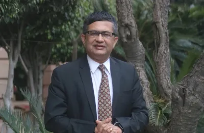 भारत-ईयू एफटीए बनेगा 'जॉब मशीन'.. एनएसई सीईओ आशिष चौहान ने कहा- टेक्सटाइल, लेदर और ज्वेलरी सेक्टर में आएगी नौकरियों की बाढ़