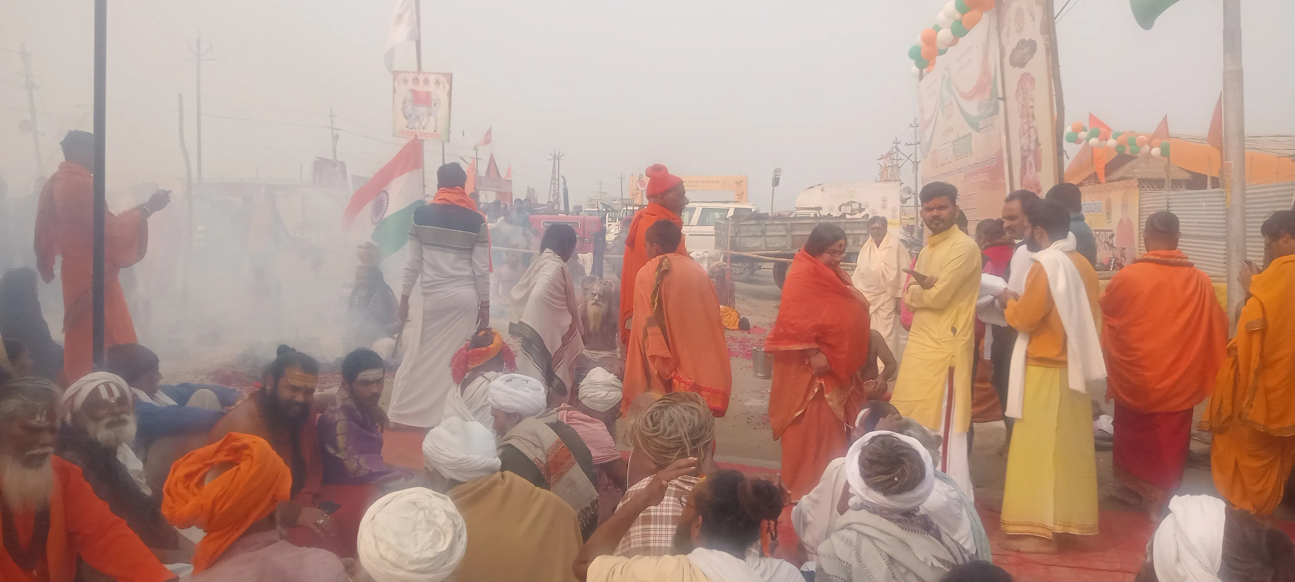 मन की शुद्धि और अहंकार का त्याग: शंकराचार्य स्वामी अविमुक्तेश्वरानंद के शिविर में गूंजे वेदमंत्र, शुरू हुआ भव्य 'संत यज्ञ'