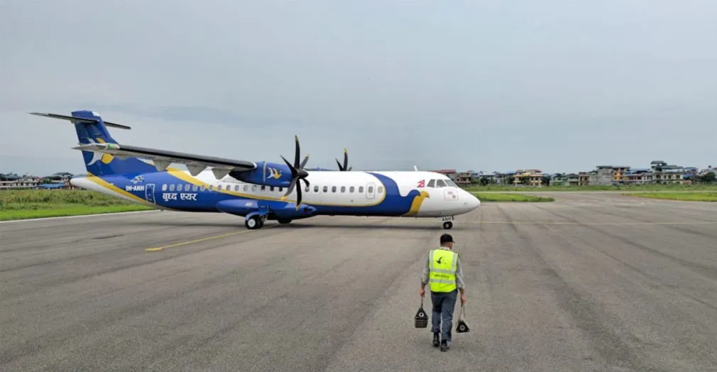 नेपाल में विमान का इमरजेंसी गेट खोलने की कोशिश: बाल-बाल बचे यात्री, आरोपी पुलिस हिरासत में