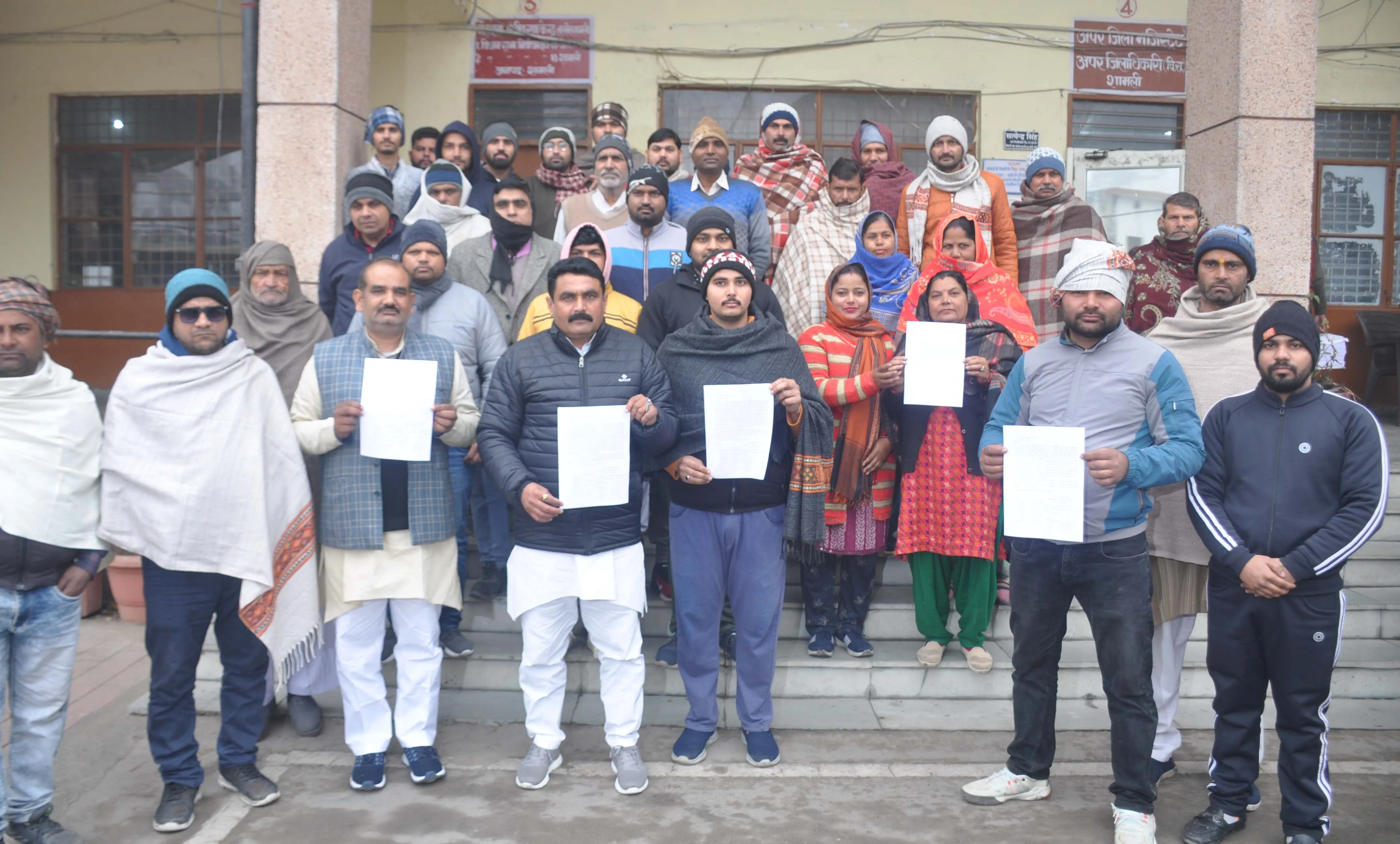 शामली: कौशांबी विहार कॉलोनीवासियों ने नाले की दिशा पर आपत्ति जताई, डीएम को ज्ञापन सौंपा