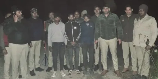 झांसी : पुलिस मुठभेड़ में तीन आराेपित चोर गिरफ्तार