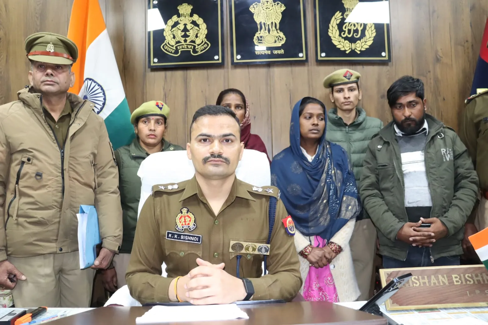 चंदौसी में 'लुटेरी दुल्हन' गैंग का पर्दाफाश; शादी के नाम पर चूना लगाने वाली दुल्हन और उसके साथी गिरफ्तार