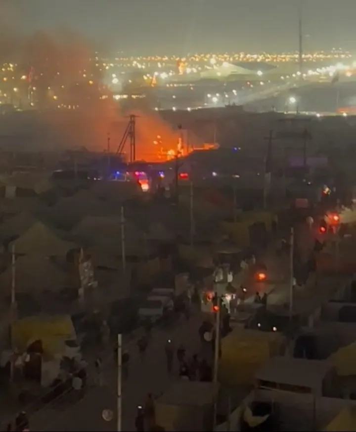 प्रयागराज माघ मेले के शिविर में लगी भीषण आग, मकर संक्रांति पर मची अफरा-तफरी