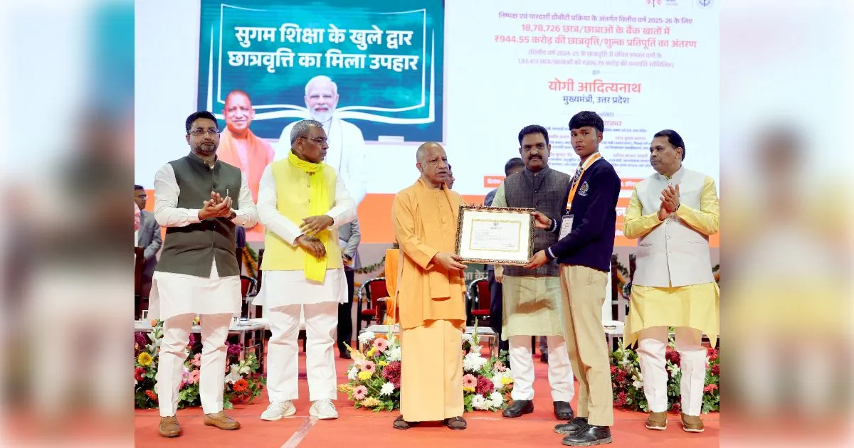 '12 बजे सोकर उठने वाला मुखिया क्या जाने सूर्योदय क्या होता है', लखनऊ में विपक्षी नेताओं पर जमकर बरसे सीएम योगी