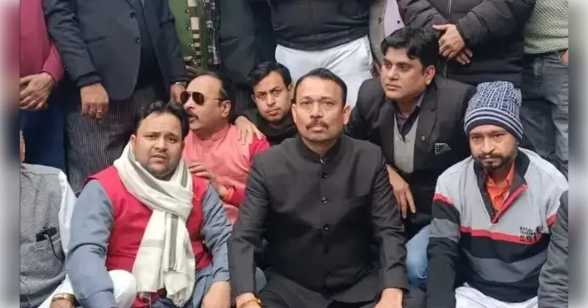 UP में प्रशासनिक 'विद्रोह': बरेली के सिटी मजिस्ट्रेट अलंकार अग्निहोत्री 'हाउस अरेस्ट', सस्पेंशन के बाद शामली अटैच; शंकराचार्य बोले- 