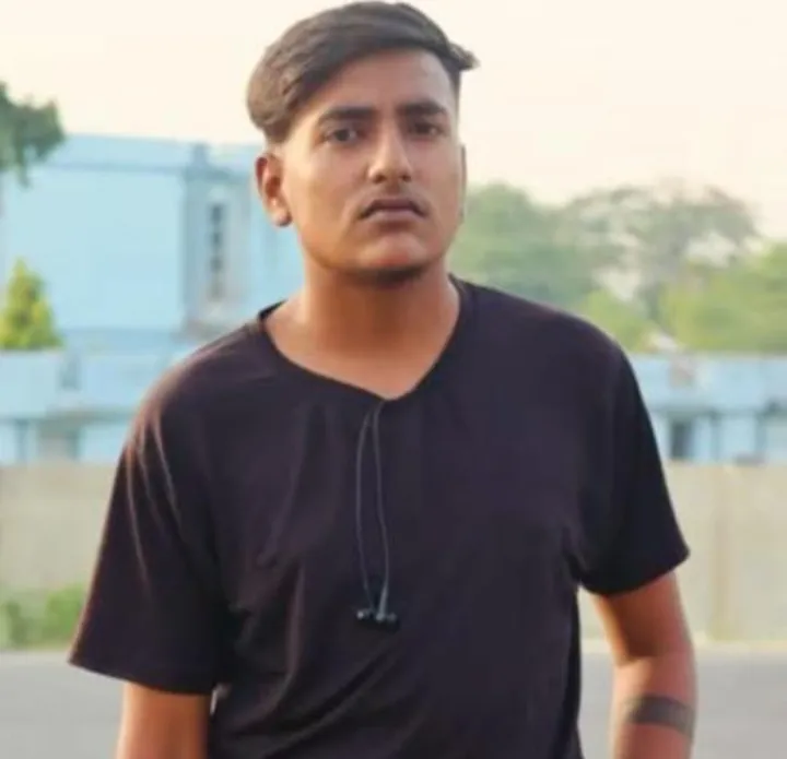 कानपुर में सड़क पर शव रख कर परिजनों का हंगामा, धर्म परिवर्तन और पुलिस लापरवाही का लगाया आरोप