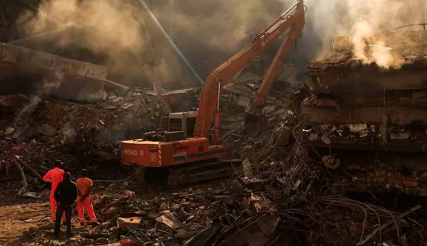 कराची शॉपिंग प्लाजा अग्निकांड के 67 मृतकों में से 16 की हुई पहचान..डीएनए टेस्ट से होगी अन्य की शिनाख्त