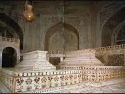 ताजमहल में 30 फीट नीचे शाहजहाँ-मुमताज की असली कब्रों तक पहुँचे अफसर, जानें क्यों खुला तहखाना