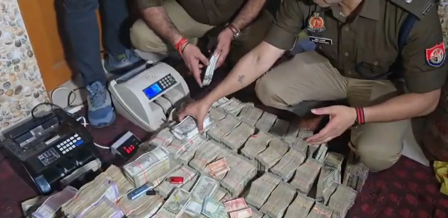 हवाला गैंग का पर्दाफाश, 2 करोड़ कैश और 61 किलो चांदी बरामद