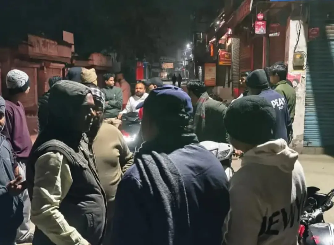 नजीबाबाद में शराब और चिकन पार्टी के बाद युवक की मौत, तीन साथियाें की हालत नाजुक