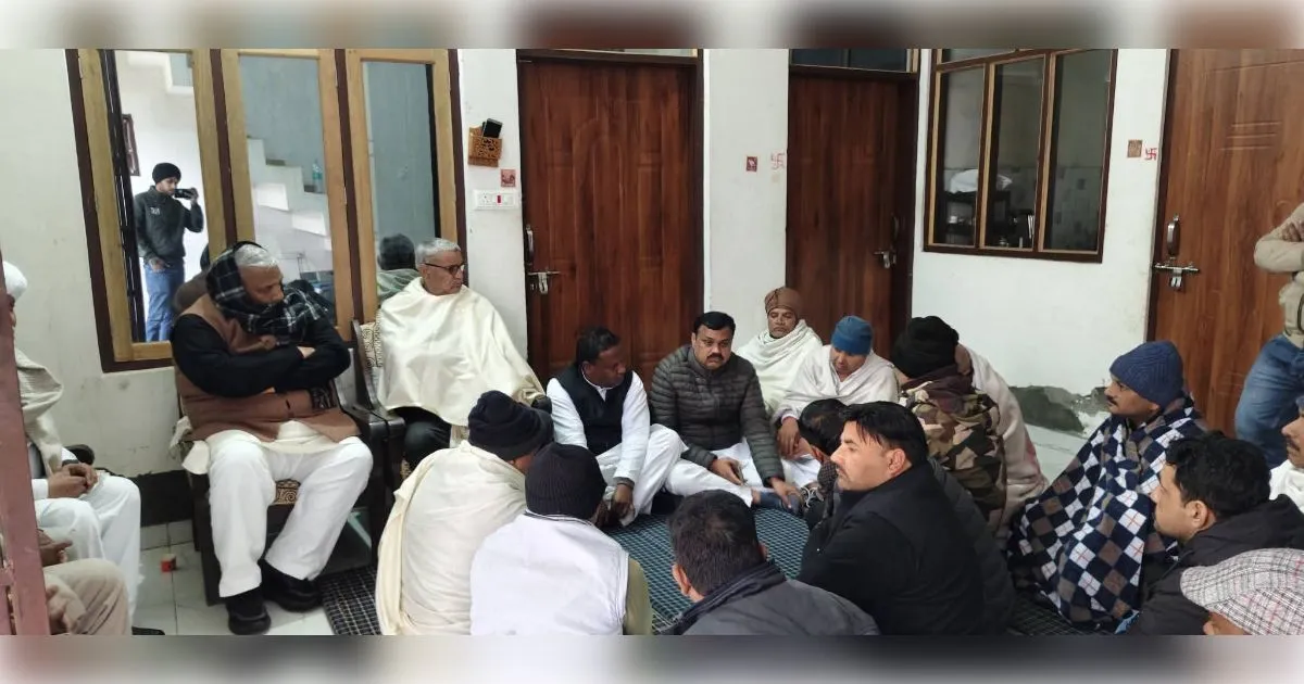 सपा राष्ट्रीय महासचिव राकेश शर्मा की भाभी का असामयिक निधन, आवास पर पहुंचे दिग्गजों ने दी श्रद्धांजलि