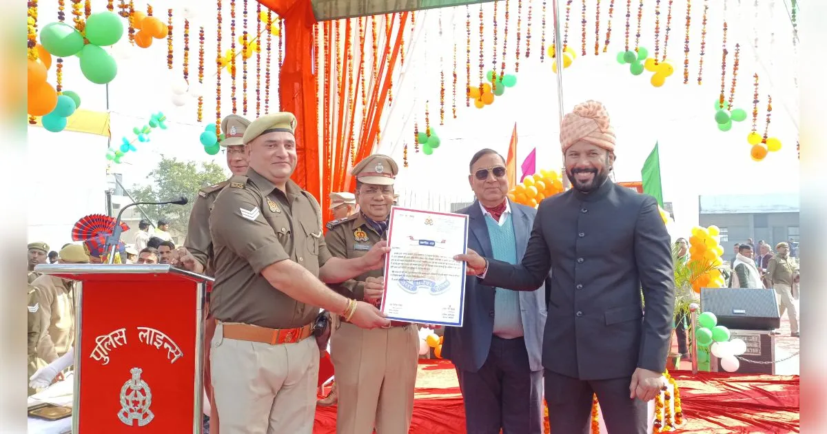 शामली में गणतंत्र दिवस की धूम: जिलाधिकारी ने फहराया तिरंगा, भव्य परेड और मार्चपास्ट से गूंजा जनपद