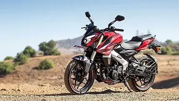 नई कीमतों के साथ Bajaj Pulsar बाजार में, NS125 बनी सबसे महंगी बढ़ोतरी वाली बाइक