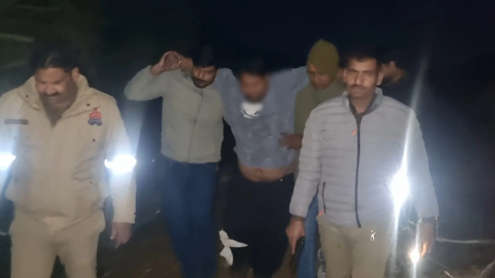 मुजफ्फरनगरः रतनपुरी पुलिस मुठभेड़ में 25 हजार का इनामी शातिर अपराधी घायल, अवैध तमंचा व बाइक बरामद