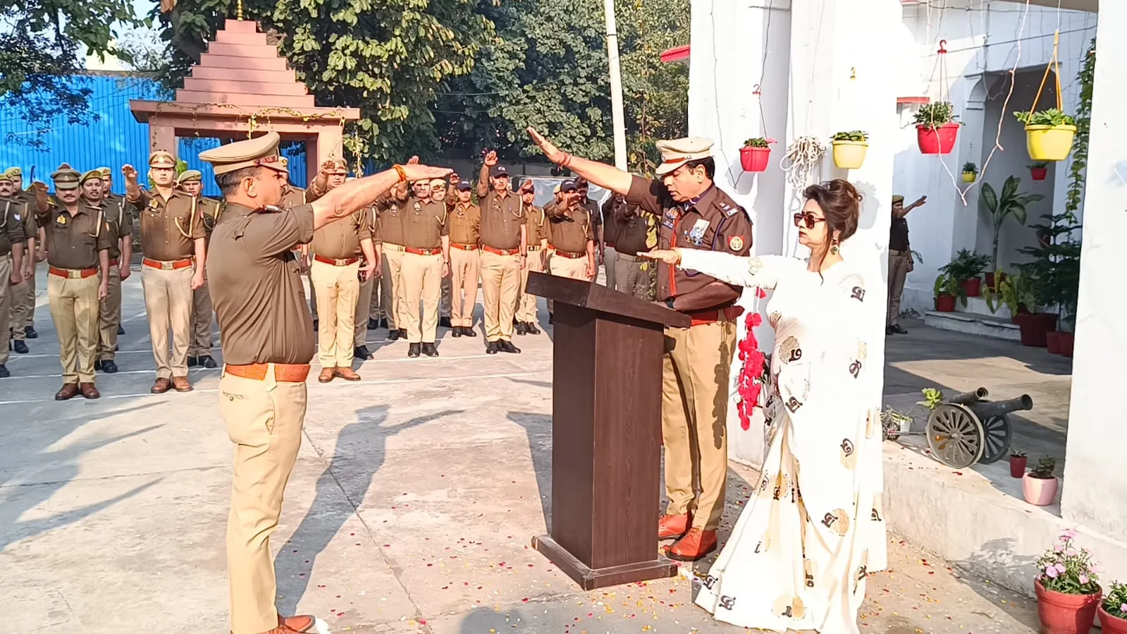 77वें गणतंत्र दिवस पर एसएसपी मुजफ्फरनगर द्वारा कैम्प कार्यालय पर ध्वजारोहण, जनपदभर में हर्षोल्लास के साथ मनाया गया राष्ट्रीय पर्व