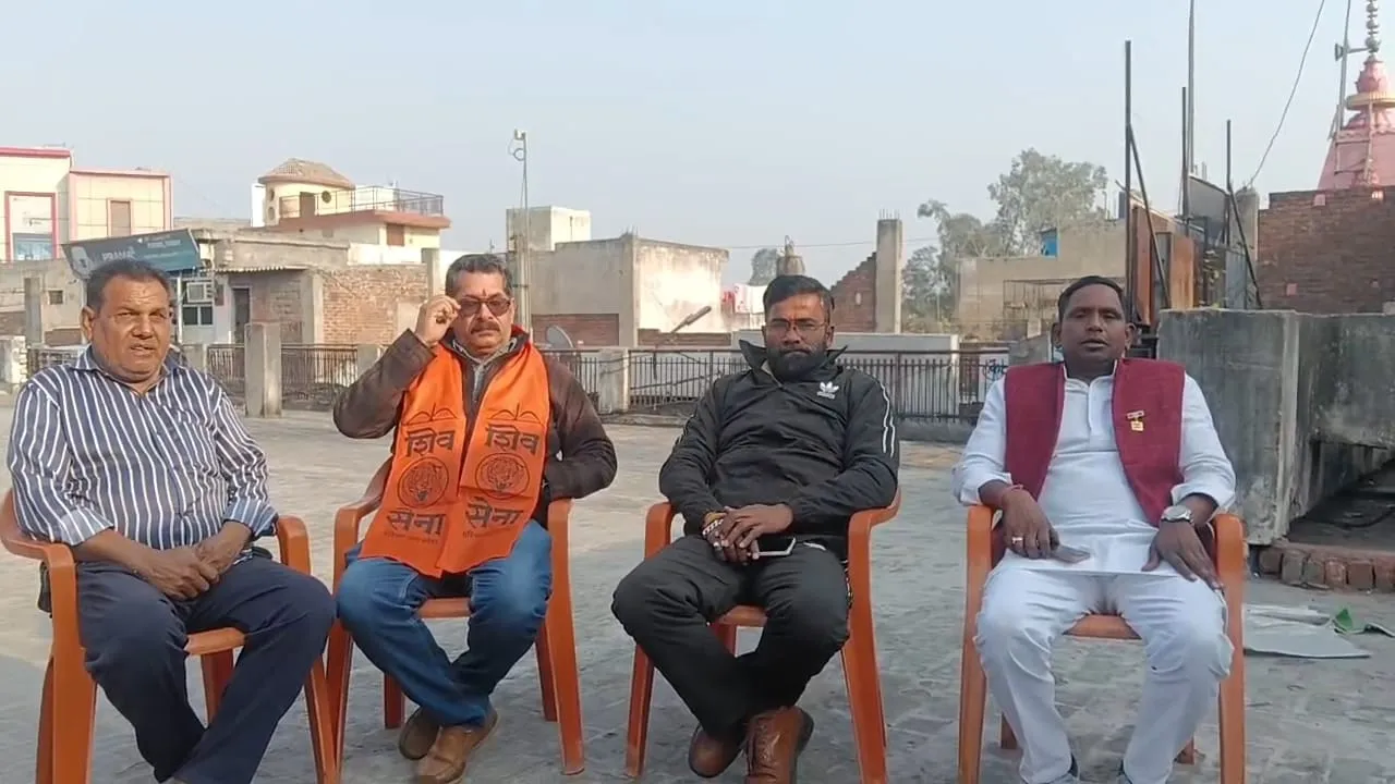 मुजफ्फरनगर: यूजीसी कानून पर छिड़ा 'जाति युद्ध', करणी सेना के विवादित बयान पर शिवसेना का पलटवार