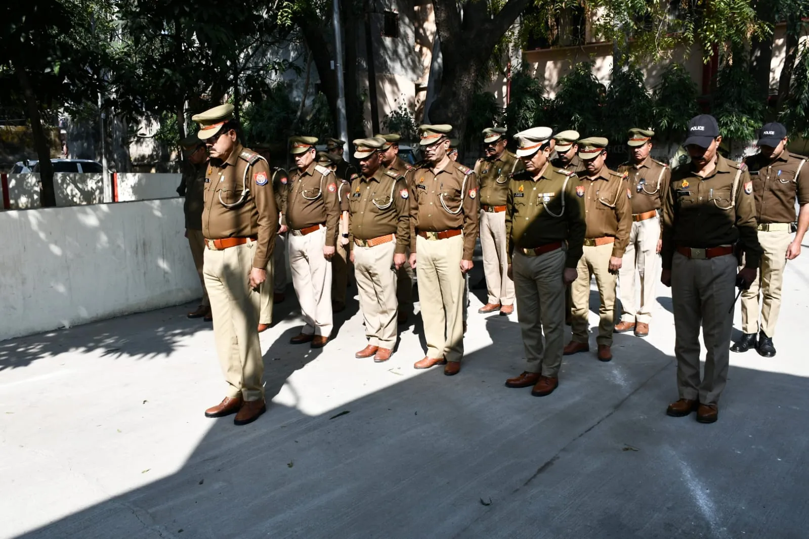 मुजफ्फरनगरः शहीदों की स्मृति में पुलिस कार्यालय पर दो मिनट का मौन, एसएसपी संजय कुमार वर्मा ने दिलाई श्रद्धांजलि
