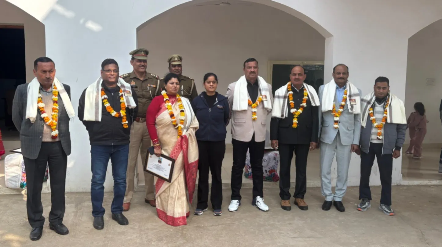 मुजफ्फरनगर में सेवानिवृत्त हुए 7 पुलिसकर्मियों को एसपी क्राइम ने सम्मानित कर दी भावभीनी विदाई