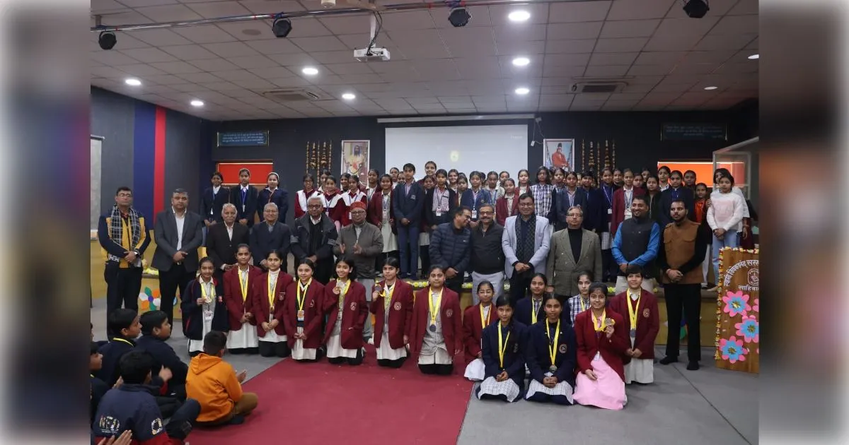 मुजफ्फरनगर की बेटियों का कमाल: तकनीकी कला संगम में खुशी ने जीता सिल्वर और काव्या को मिला ब्रॉन्ज