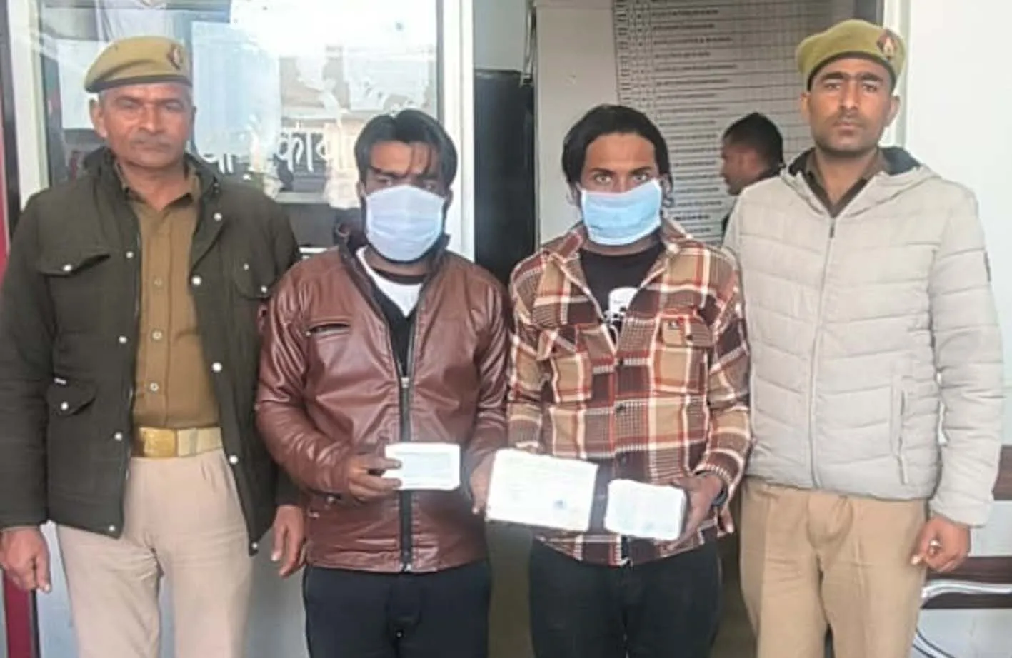 सहारनपुर: कोतवाली देहात पुलिस ने दो शातिर चोरों को किया गिरफ्तार, आर्टिफिशियल ज्वैलरी व नकदी बरामद