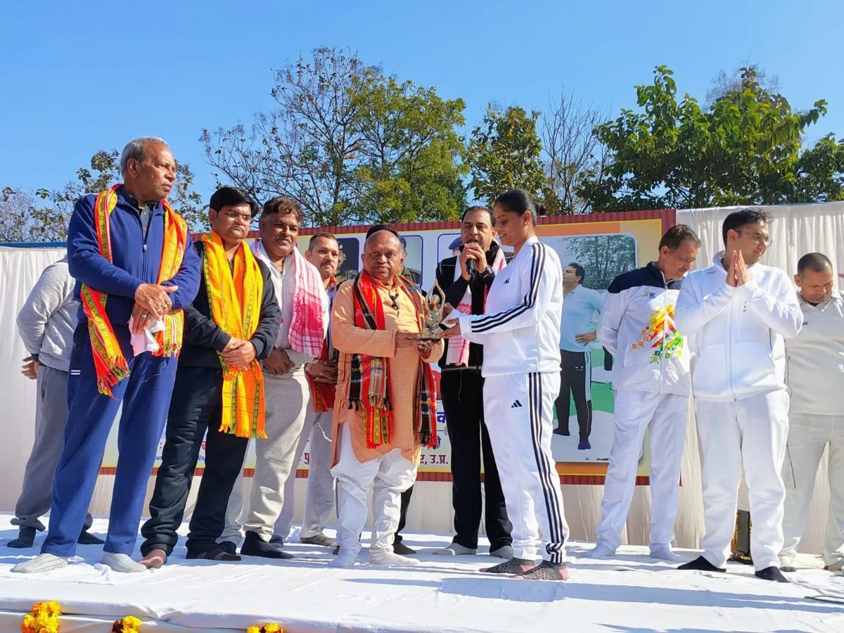 मुजफ्फरनगर: पुलिस लाइन में प्रशिक्षु आरक्षियों ने सीखे योग के गुर, एसएसपी के निर्देशन में तनाव प्रबंधन का चला विशेष शिविर