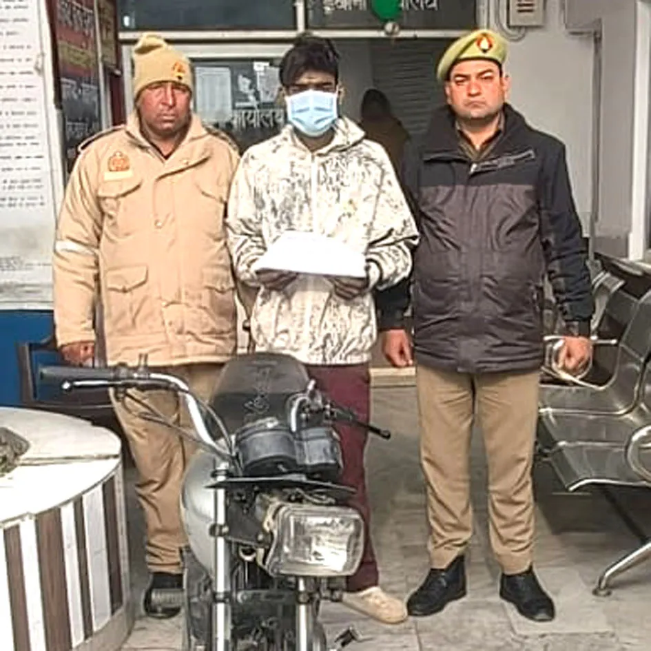 सहारनपुर: कोतवाली देहात पुलिस ने वाहन चोर को गिरफ्तार कर चोरी की बाइक बरामद की