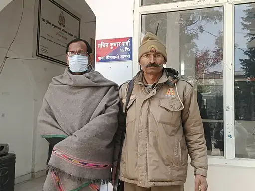 शामली में सपा नेता और सभासद पति गिरफ्तार: दुकान पर अवैध कब्जे और युवक को बंधक बनाने का आरोप