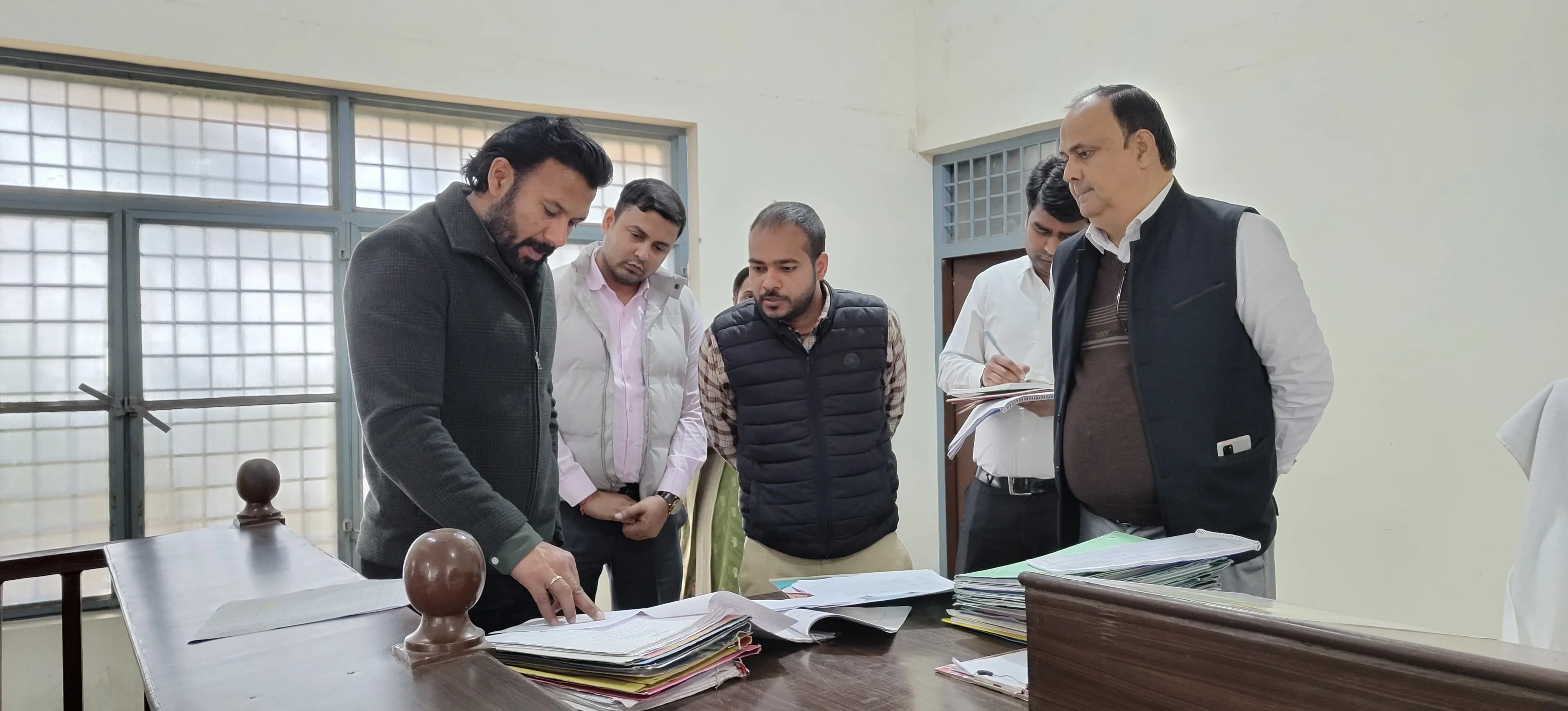 शामली में जिलाधिकारी ने तहसील ऊन का निरीक्षण कर दिए आवश्यक निर्देश