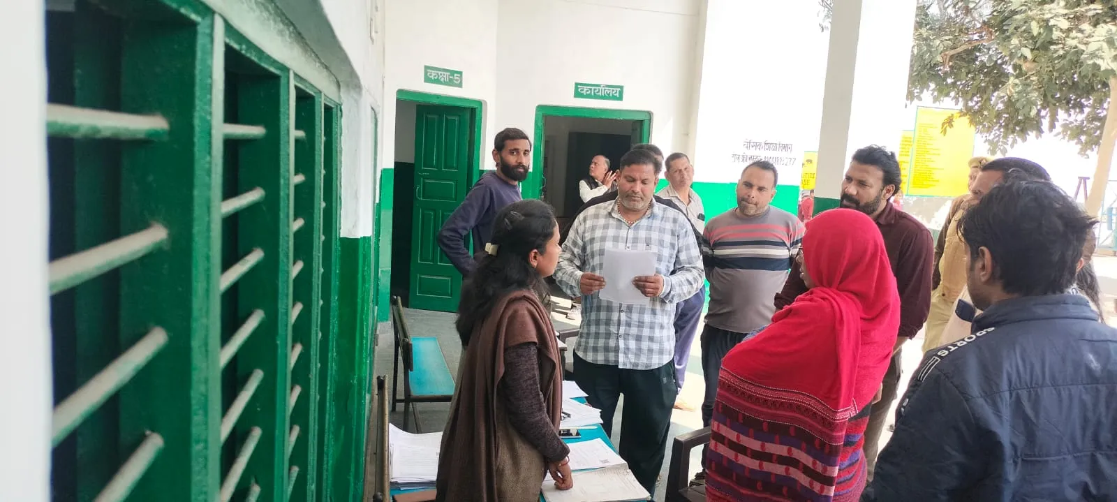 शामली में जिलाधिकारी ने प्राथमिक विद्यालयों का निरीक्षण कर दिए शिक्षा व व्यवस्थाओं संबंधी निर्देश