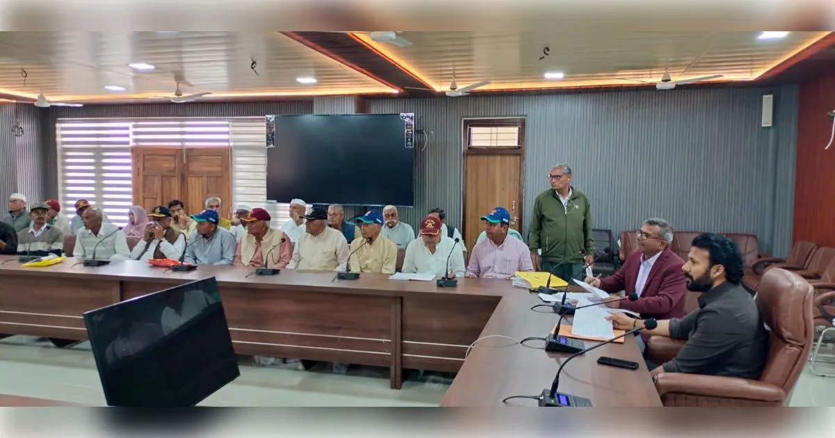 शामली में भूतपूर्व सैनिकों की समस्याओं के लिए डीएम ने खोले द्वार,  देश के रक्षकों का सम्मान सर्वोपरि