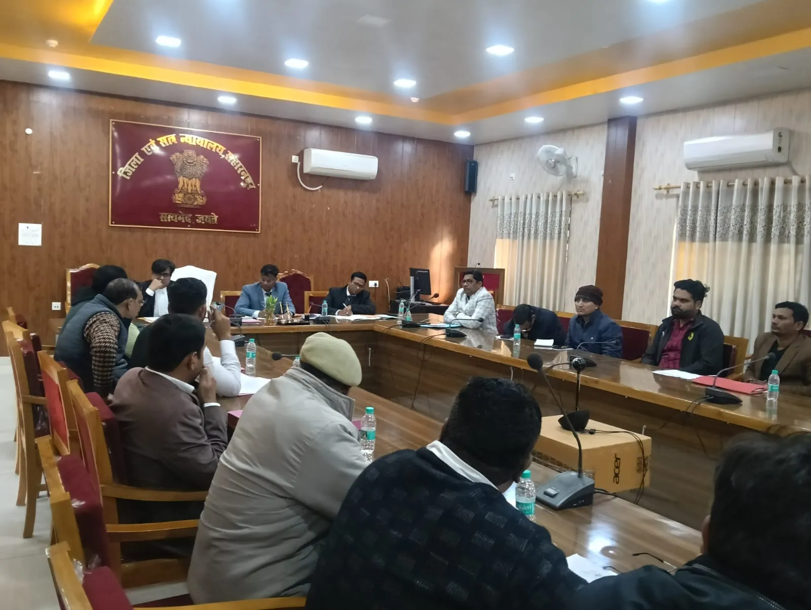 सहारनपुर : 22 फरवरी को आयोजित होने वाले मेगा शिविर के संबंध में प्रशासनिक अधिकारियों के साथ हुई बैठक