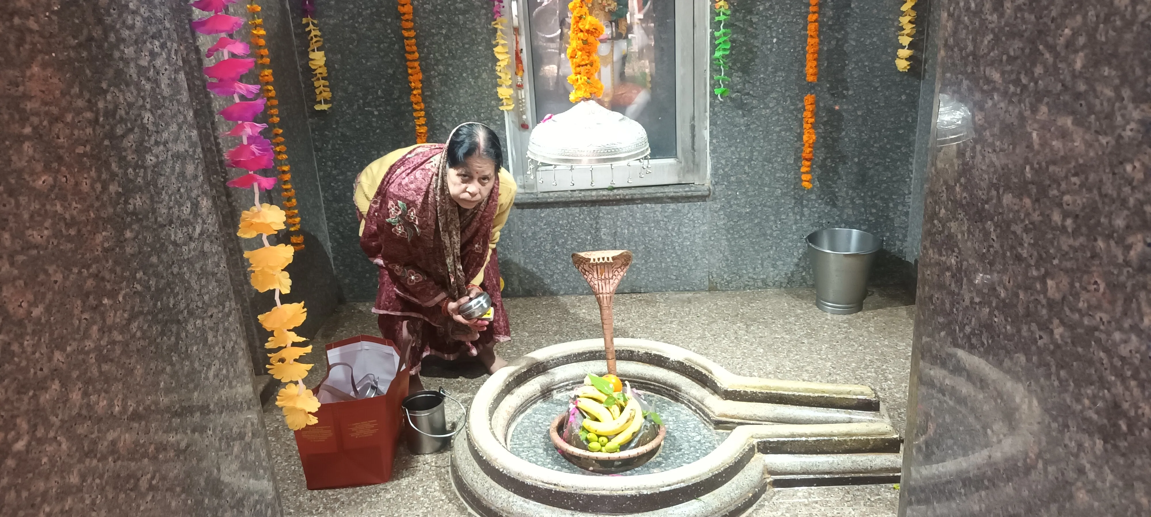 सहारनपुर और देवबंद में श्रद्धालुओं ने बड़े धूमधाम से मनाई महाशिवरात्रि, मंदिरों में जलाभिषेक