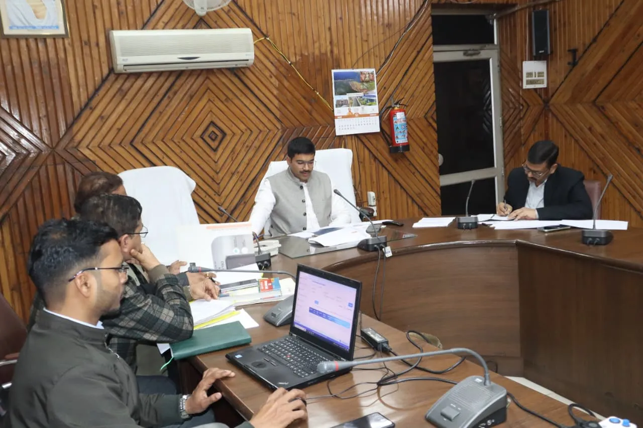 सहारनपुर जिलाधिकारी मनीष बंसल ने चकबन्दी कार्यों की समीक्षा की, 31 मार्च तक पूर्ण करने के निर्देश