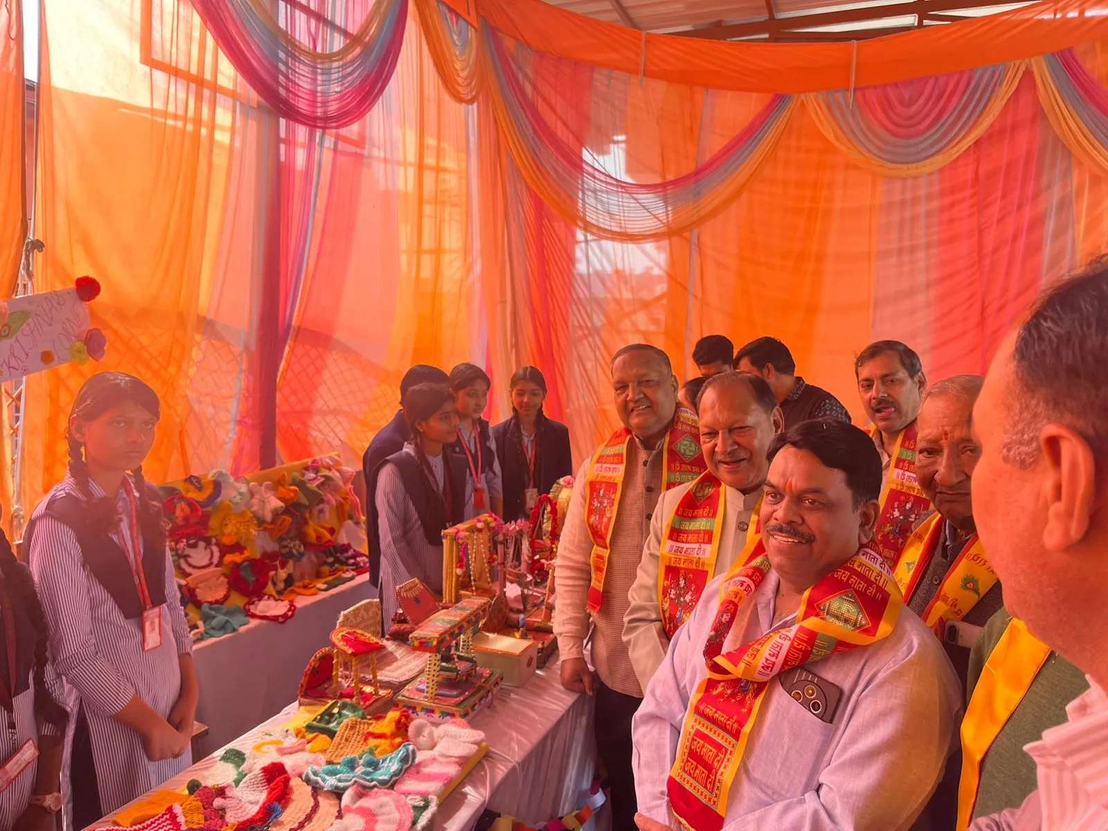 देवबंद में के.एल. जनता इंटर कॉलेज में छात्रों ने बिखेरी प्रतिभा की चमक, प्रदर्शनी में दिखे भविष्य के वैज्ञानिक