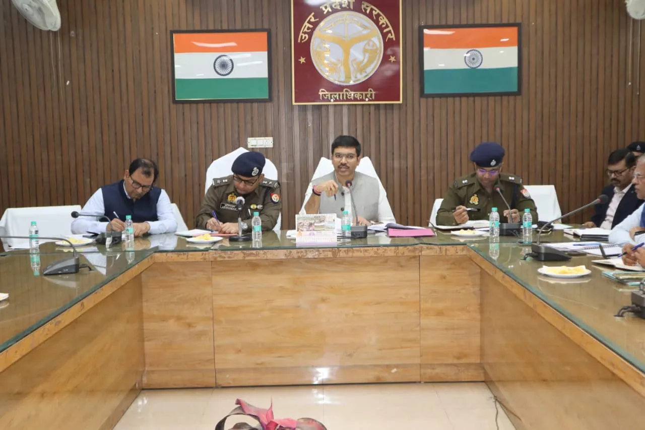 सहारनपुर में आगामी त्यौहारों पर होली एवं ईद के सकुशल आयोजन हेतु की गयी थानेवार समीक्षा, उपस्थित रहे संभ्रान्तजन एवं आयोजक