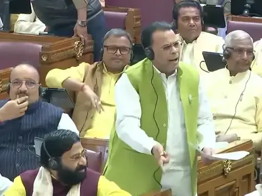 यूपी विधानसभा: मंत्री नरेंद्र कश्यप को स्पीकर की सख्त फटकार, बोले- 