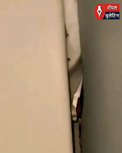 स्वर्णिम दौर की रेलवे! बुंदेलखंड एक्सप्रेस में यात्री नहीं, कॉकरोच एसी क्लास में