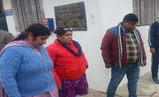 हाथरस: सीएमओ कार्यालय में 18 महीने में दूसरी बार रिश्वतखोरी में बाबू गिरफ्तार