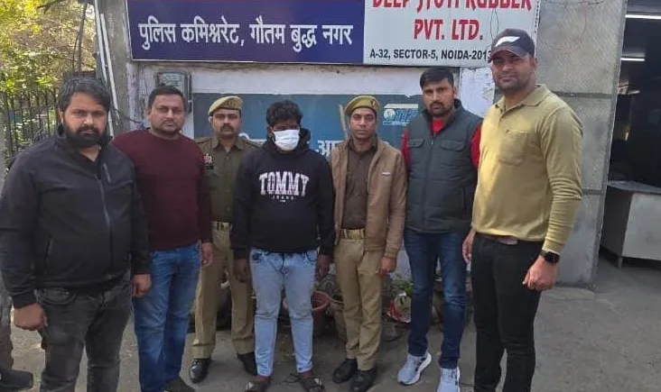 नोएडा पुलिस की बड़ी कार्रवाई, 25-25 हजार के दो इनामिया बदमाश गिरफ्तार