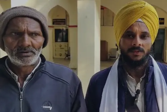 मुजफ्फरनगर: दबंग पड़ोसियों ने पालतू कुत्ते से 19 मुर्गियों को मरवाया, 21 चोरी; न्याय के लिए SSP दफ्तर पहुँचा पीड़ित