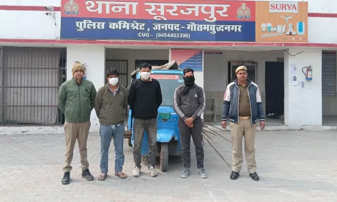 नोएडा: कंस्ट्रक्शन साइट से 250 किलो सरिया चोरी करने वाले तीन बदमाश गिरफ्तार