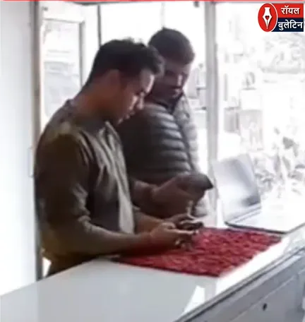 जौनपुर में खाकी पर सवाल! मोबाइल शॉप संचालक का आरोप—पुलिसकर्मियों ने चुराया iPhone